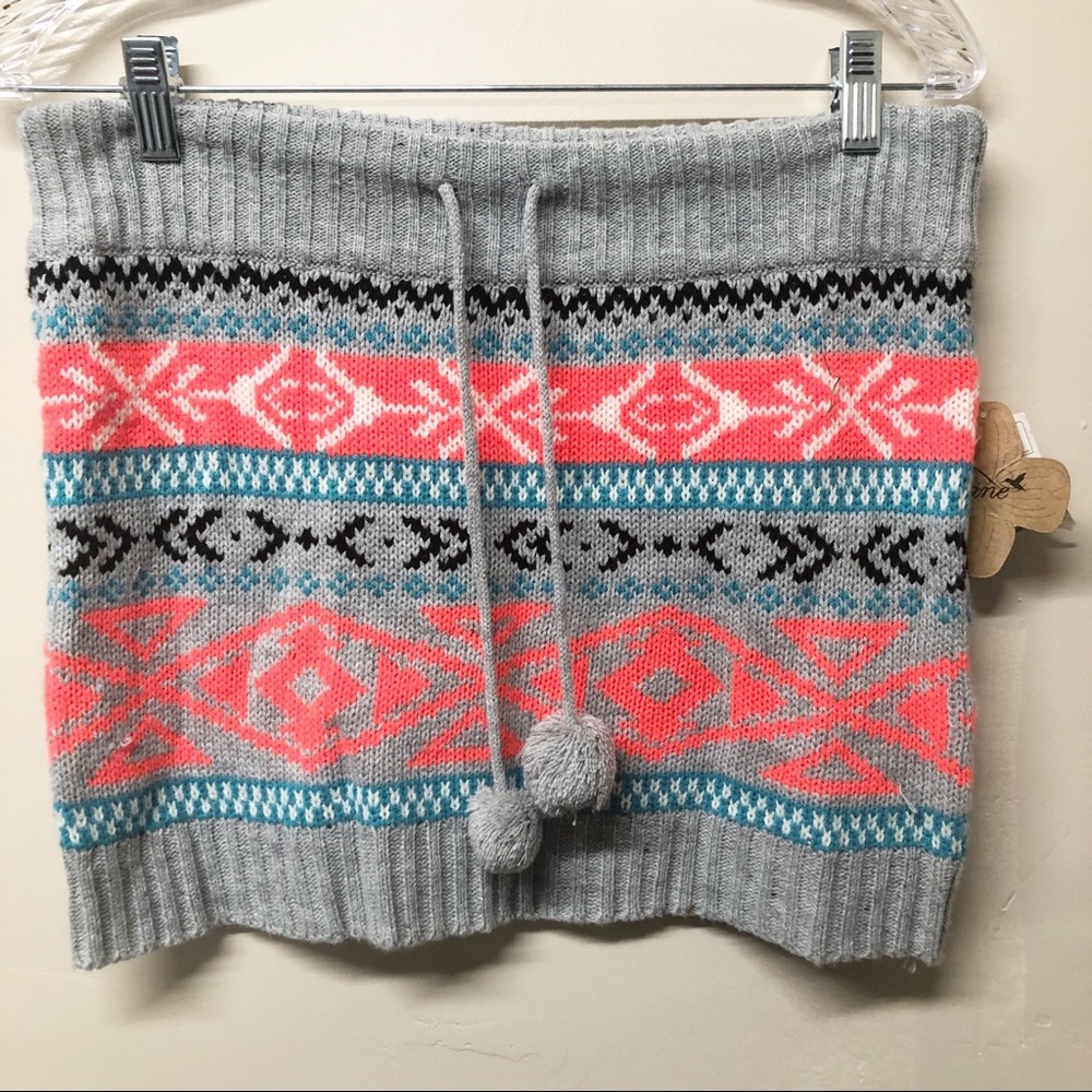 NWT Macy’s Sweater Winter Cozy Pom Pom Skirt Small